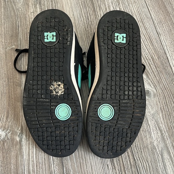 DC shoes for kids - Picture 3 of 9